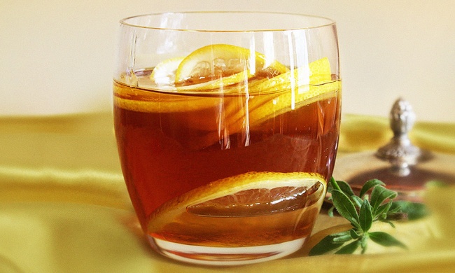 Beneficios de beber agua con miel y limón Beneficios de beber agua con miel y limón